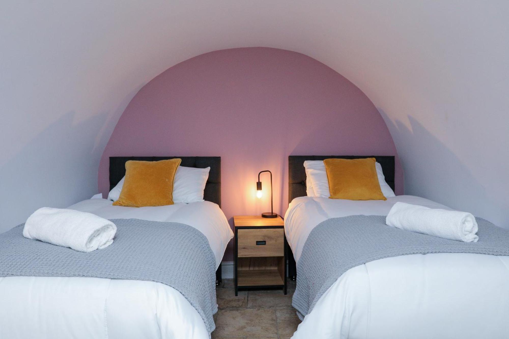 Wonderful Apartment In Bath With Garden - Sleeps 8 Экстерьер фото
